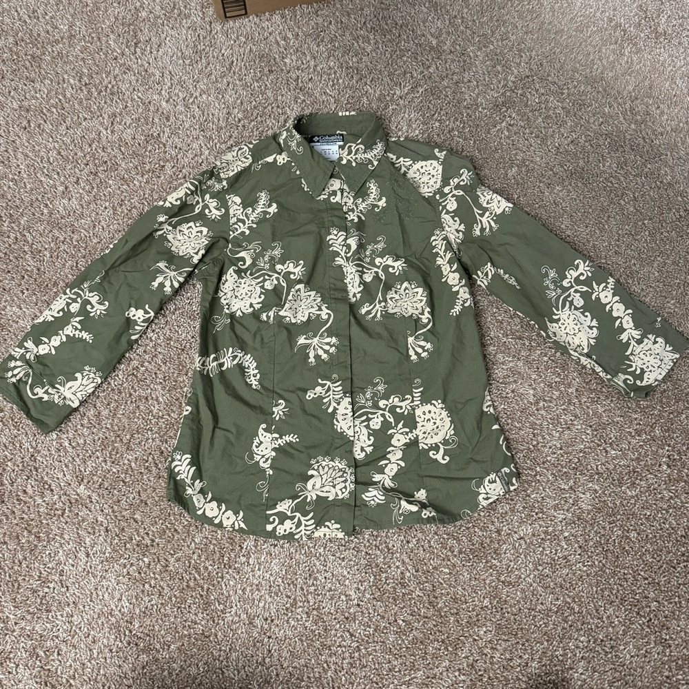 Columbia Women’s Green & Cream Floral Print‎ Button Up Shirt Size Small